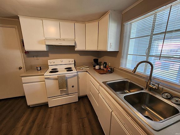 5th image of 1931 S Lazy Creek Dr