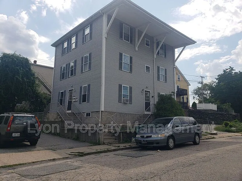 Building Photo - 156 Pleasant St #2