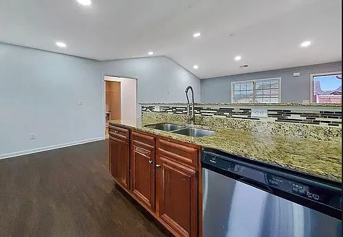 107 James Jackson Dr Photo 1