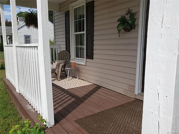 5th image of 124 Kalmia Ave