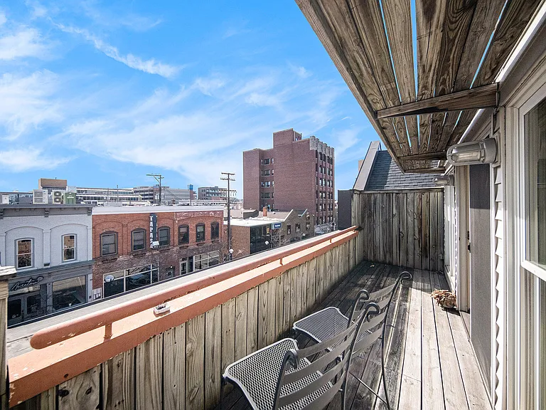 217 E Washington St — Photo 14