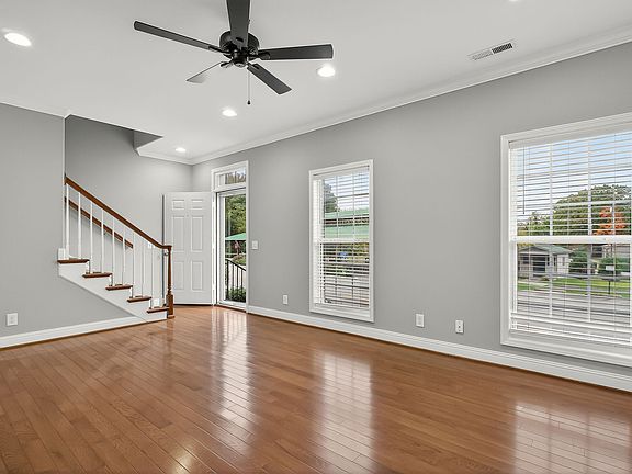 5th image of 212 Mahler Ave