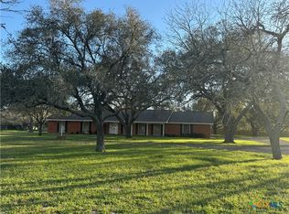 1405 N Sarah Dewitt Dr, Gonzales, TX 78629