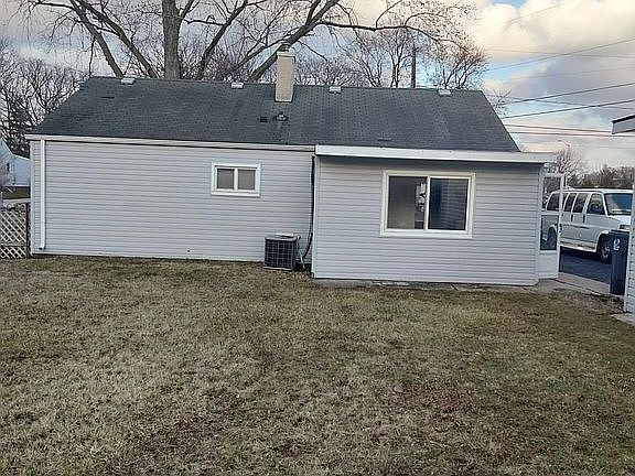 3rd image of 761 Palmer Dr
