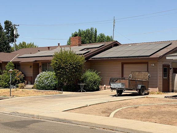 2nd image of 2106 4th St