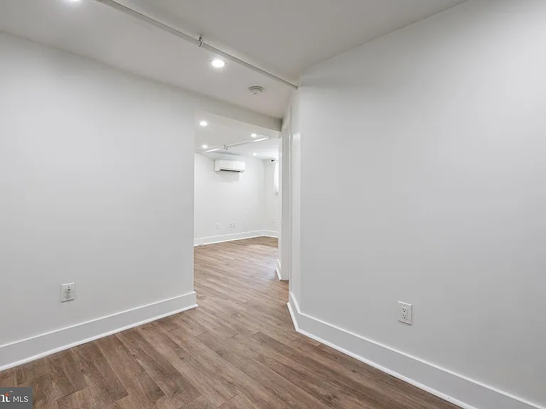 1514 Newton St NW #B2 — Photo 6