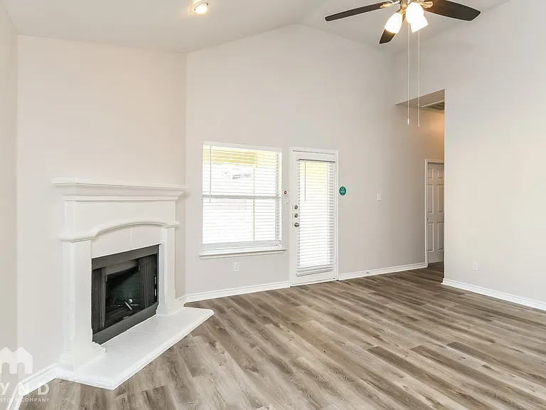 7016 Seton Hall Dr — Photo 3