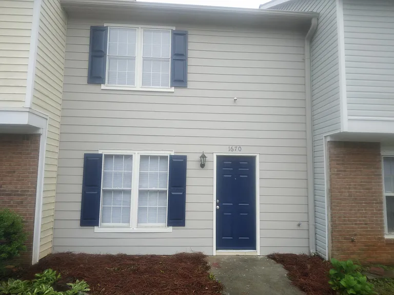1670 Winchester Way SE #1670 — Photo 1