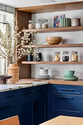 Sold by Compass | media 10