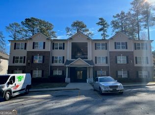 1301 Fairington Village Dr, Lithonia, GA