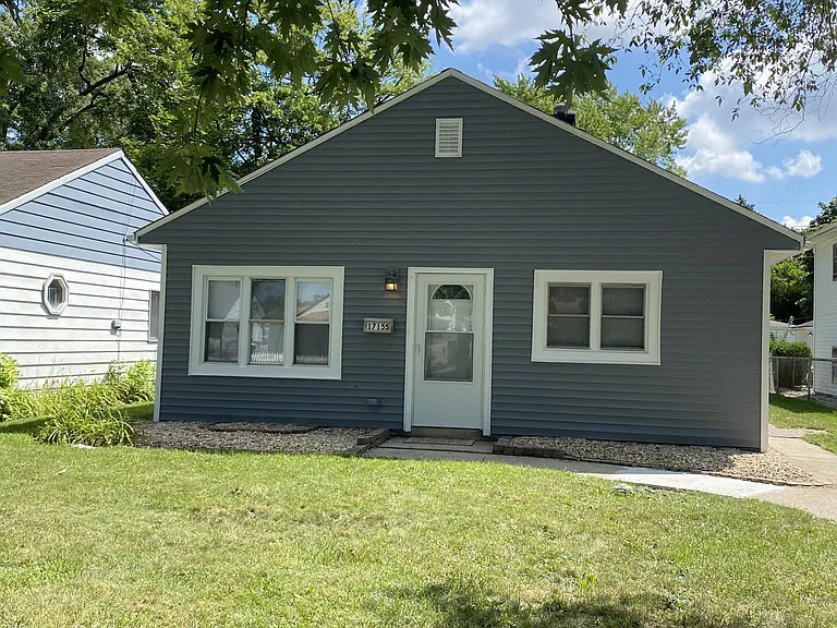 17155 Lorenz Ave — Photo 1