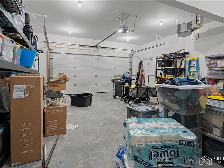 7442 N Paw St — Photo 4