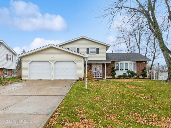 19001 Loras Ln, Country Club Hills, IL 60478