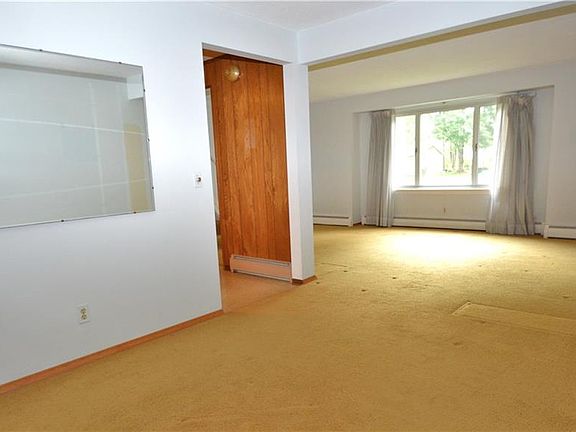 5th image of 61 Brentwood Ln