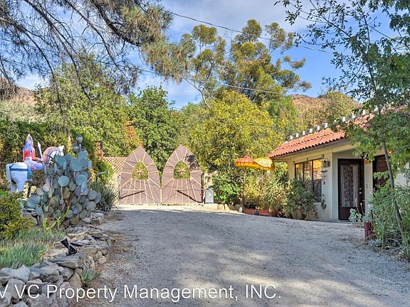 5th image of 1450 McAndrew Guest House