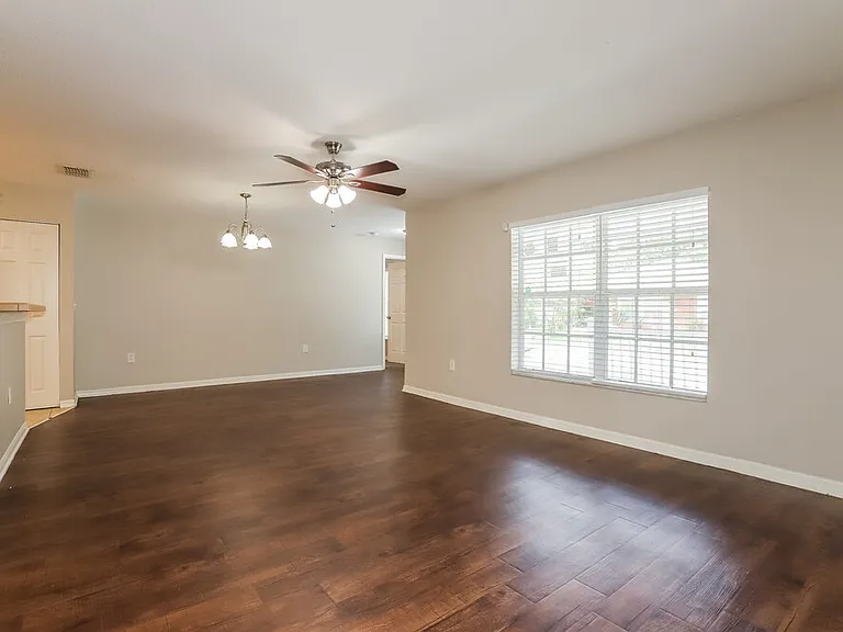 10326 Summerview Cir — Photo 3