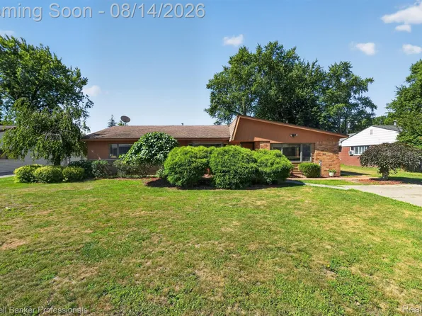 2499 Lafay Dr, West Bloomfield, MI 48324