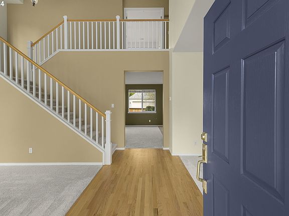3rd image of 1091 NE Creeksedge Dr