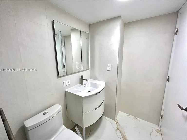 290 174th St #619 — Photo 33