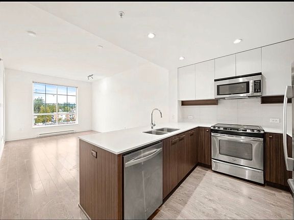 5th image of 608 Como Lake Ave #416