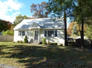 12 Oak Rd, Westford, MA 01886