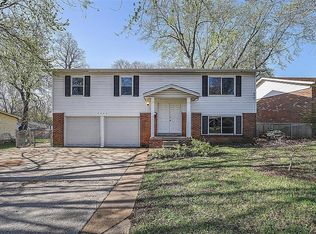 2352 Farflung Dr, Florissant, MO