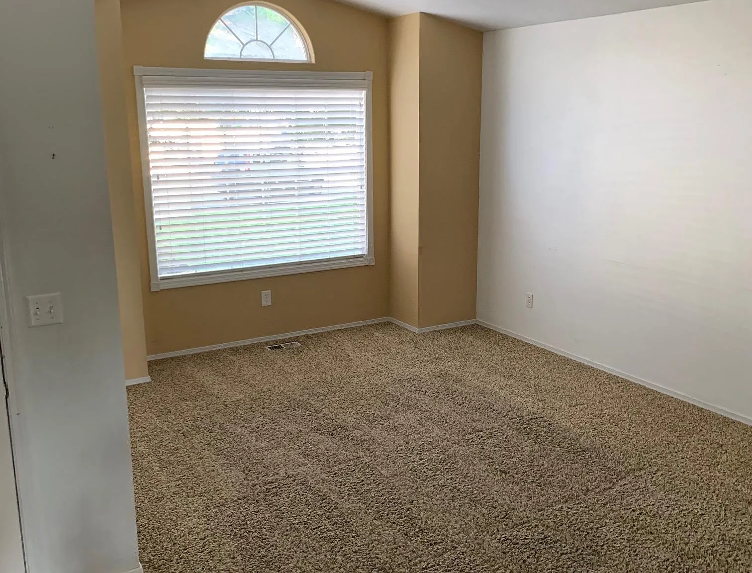 3 bed, 1455 sqft, $2,300 — Photo 3