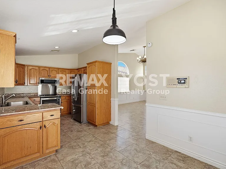 2094 N Sweetwater Dr — Photo 7