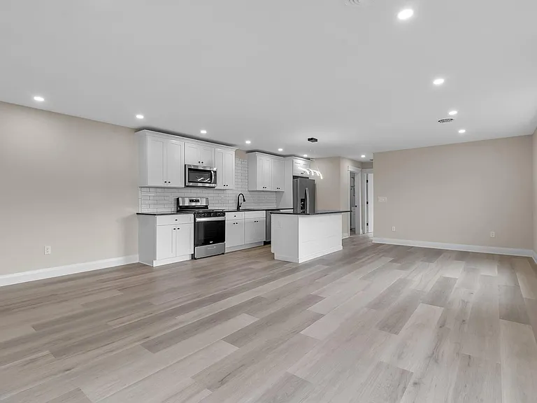 151 Division St #4 — Photo 14