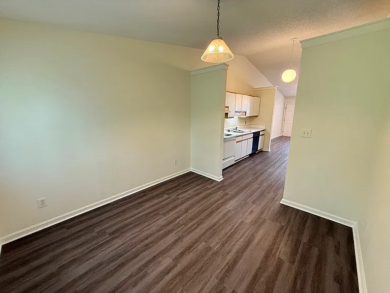 104 Benin Ct #B — Photo 14