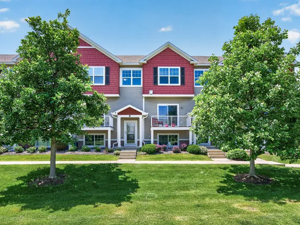 1806 Colonial Ln Unit 4, Chanhassen, MN 55317