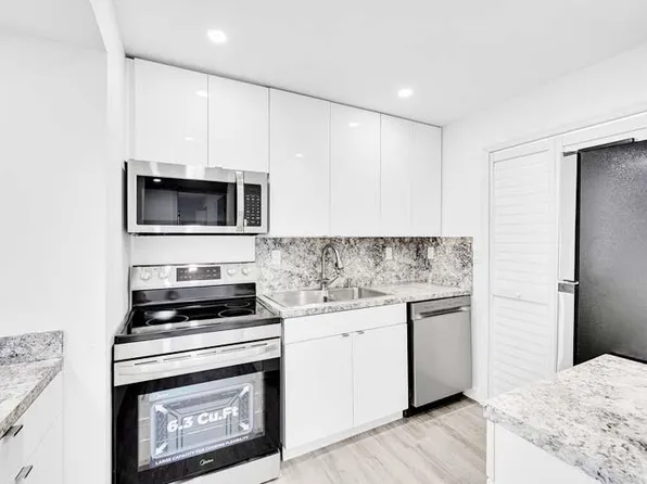 20730 NE 4th Place #201, Miami, FL 33179