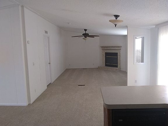 Family room (from Kitchen)