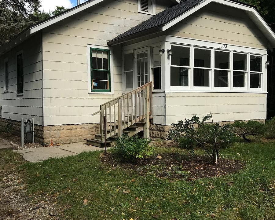 1st image of 1103 W 32nd St
