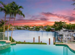 260 18th Ave S, Naples, FL 34102