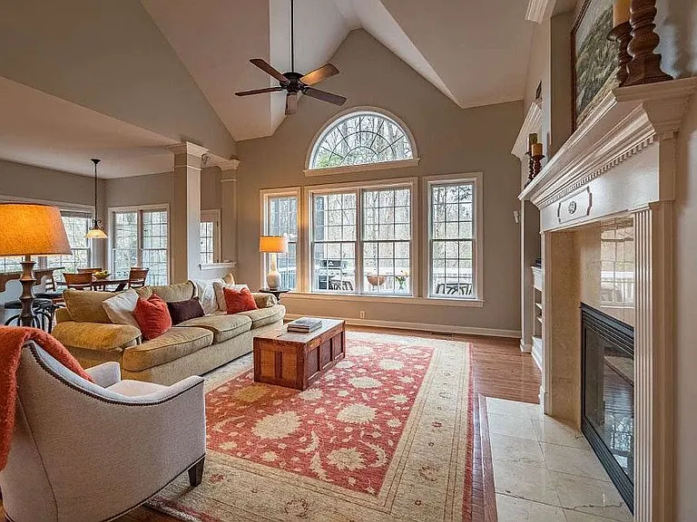 310 Hogan Woods Cir — Photo 4