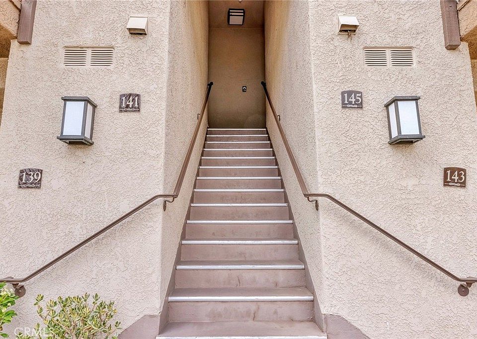 1st image of 145 Montana Del Lago Dr