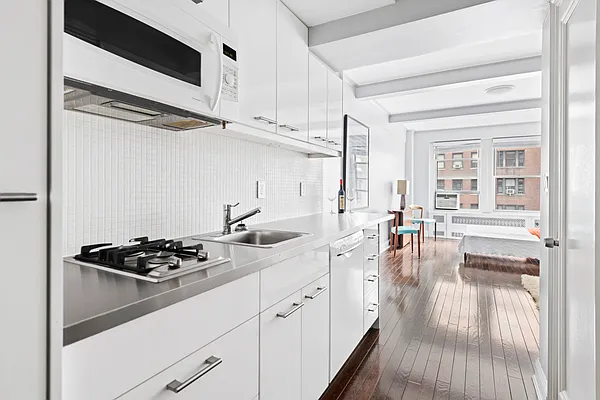 Sold by Compass | media 5