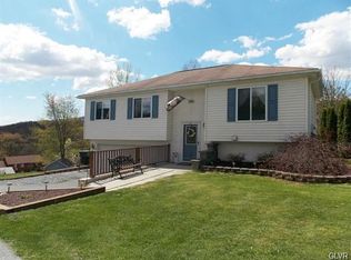 2532 Park Cir, Slatington, PA 18080