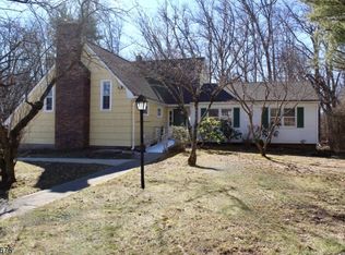 7 Nantes Rd, Parsippany, NJ 07054