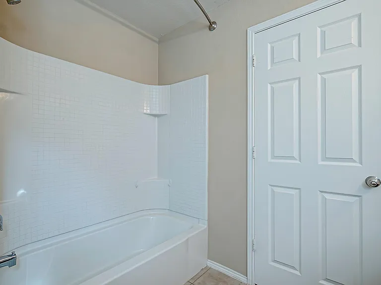 120 Abelia Dr — Photo 3