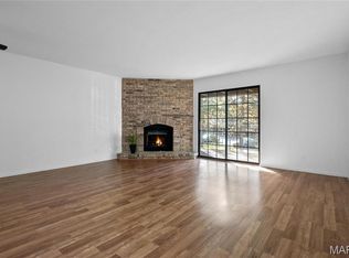 1420 Heritage Lndg APT 306, Saint Charles, MO 63303