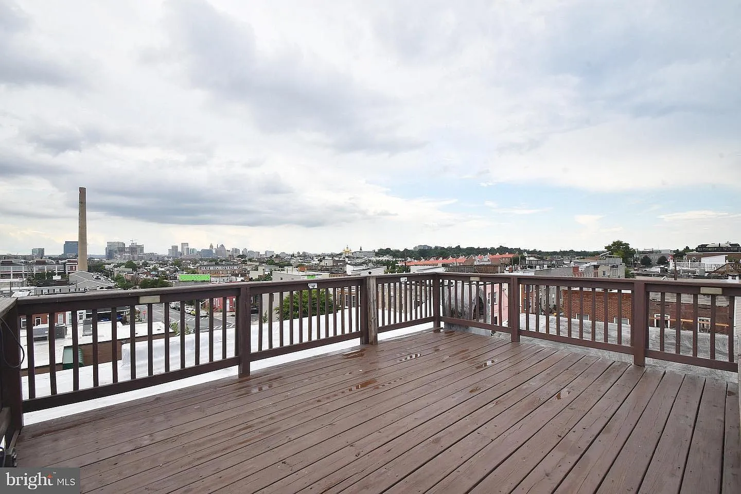 2811 Hudson St — Photo 1
