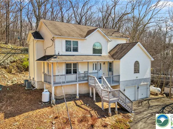 226 Regent St, Bushkill, PA 18324