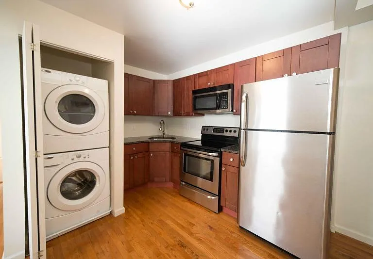1414 Christian St #3 — Photo 4
