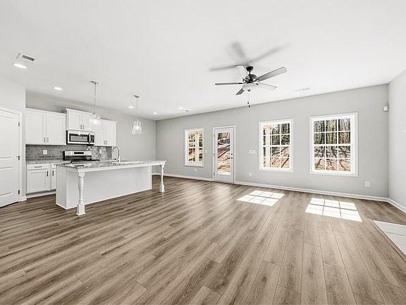 4th image of 112 Lee Road 2237 Rd