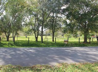 8810 W 1st St, Needville, TX 77461