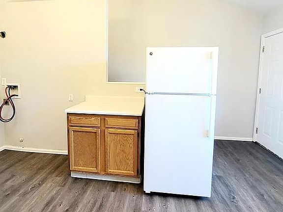 5th image of 1707 Oakshire Ln APT A