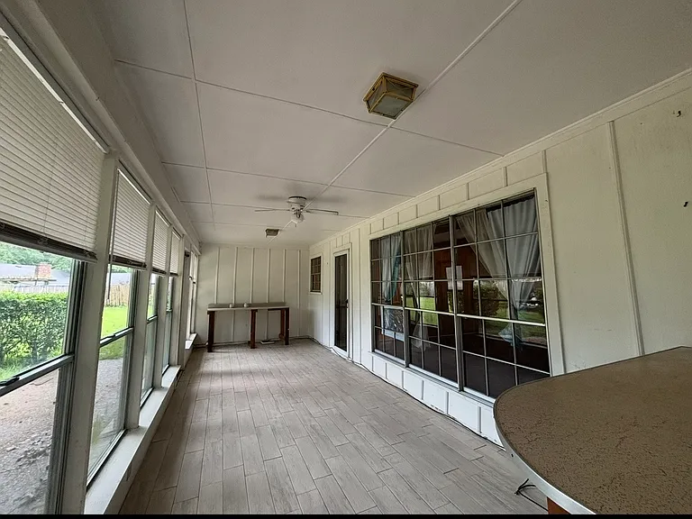 2102 Elmwood Dr — Photo 20