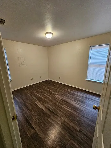 605 W Oak St #14 — Photo 7